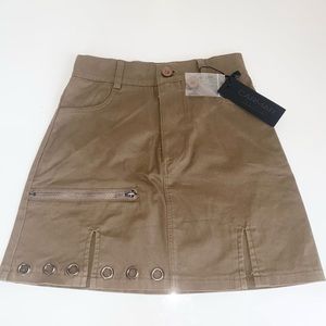 Carmax skirt, never worn with price tags, XXS